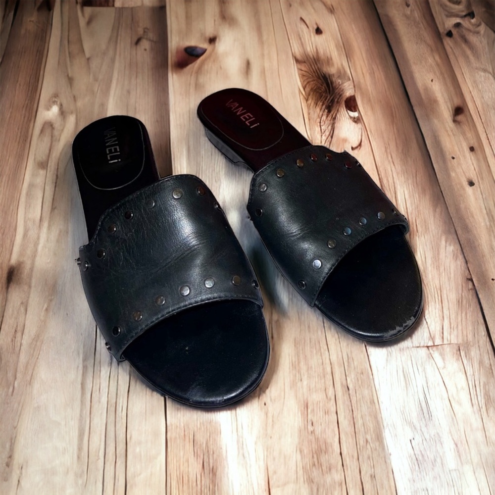 Vaneli flat black sandals